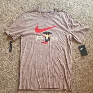 Nike Men's Red and Brown Graphic Tee